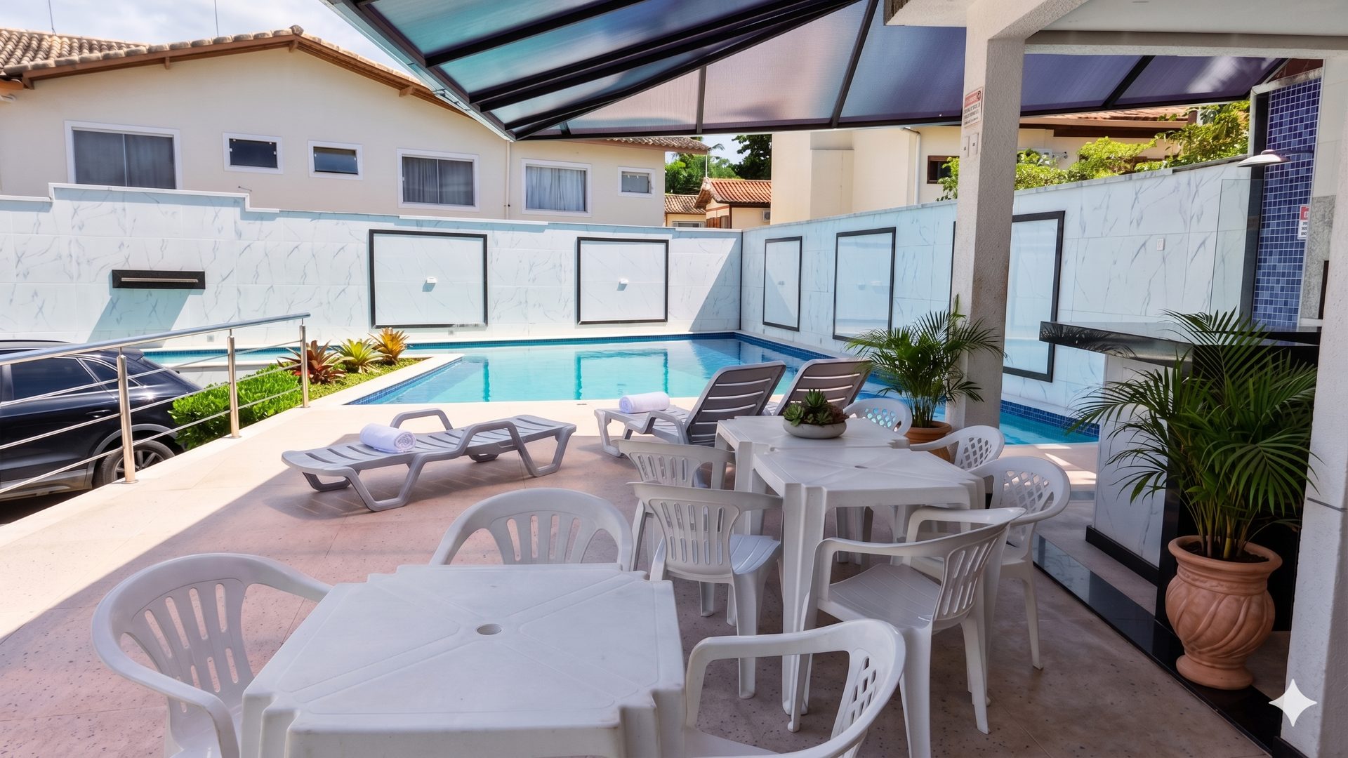 Piscina e área de lazer